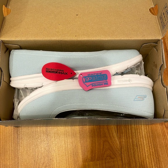 ‼️Skechers GOSTEP 👟 ‼️🤍🩵 - Picture 9 of 15